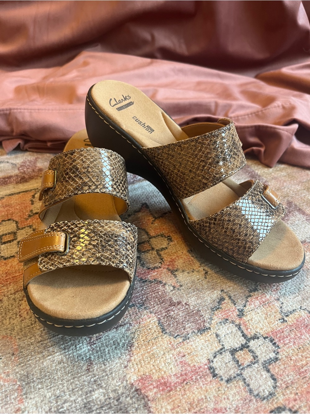 Clarks Delana Fenela Light Tan Leather Snake Print Slide Sandals Women’s 9 NIB